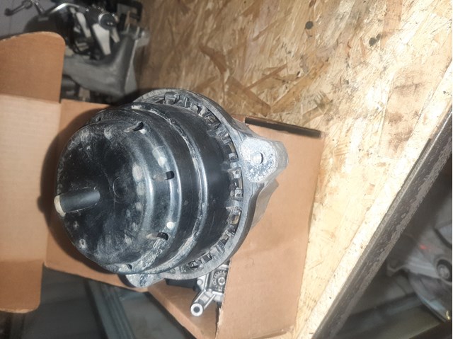 6890834 BMW 