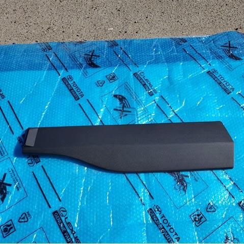 7507842040 TOYOTA Protector puerta trasera izquierda 7507842040 TOYOTA