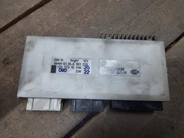 Купить 61356901228 BMW 