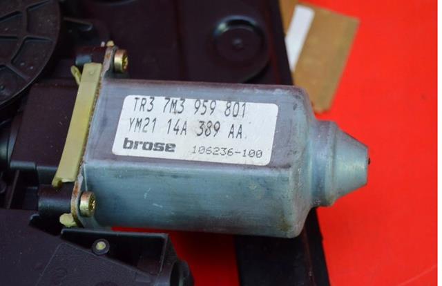 Привод электростеклоподъемника передний Ford YM2114A389AA