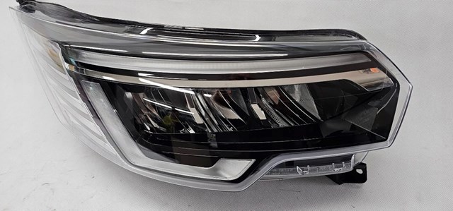 Фара правая Renault (RVI) 260102899R