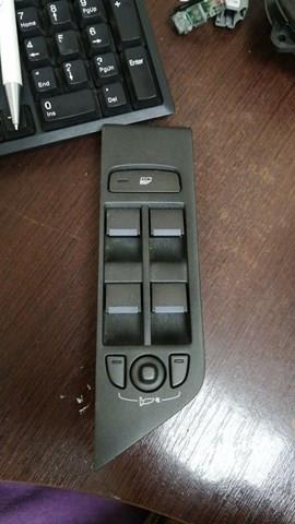 LR025908 Land Rover Кнопки переднего левого стекло подъёмника
