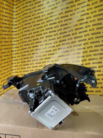 Правая фара BGVN51030 Mazda