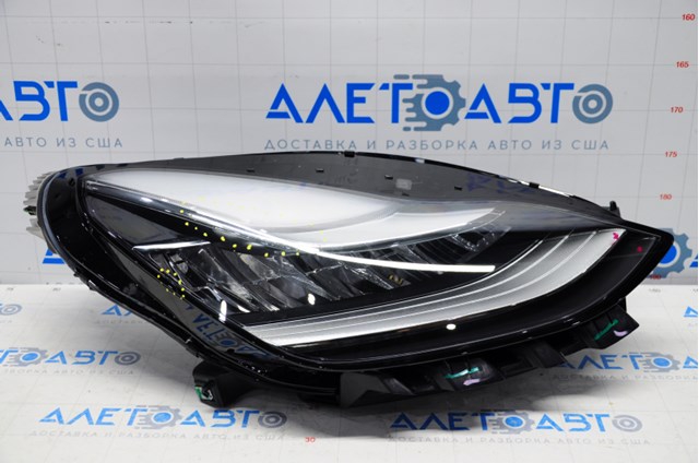 Правая фара 107737200L Tesla
