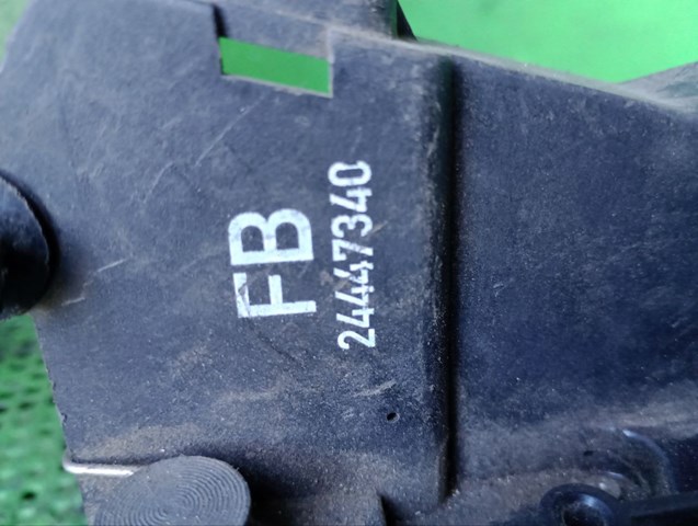 Compre Fecho da porta dianteira esquerda Opel Vectra 