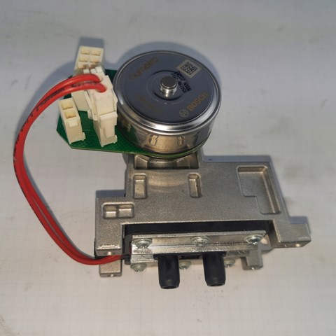 F00BH40204 Bosch Насос AD BLUE