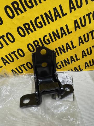 Петля двери задней правой KB7W72240 Mazda