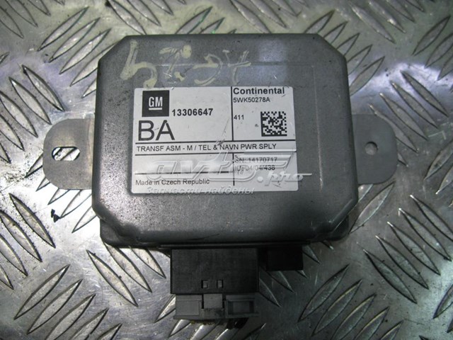 Блок управления навигацией 13306647 Opel