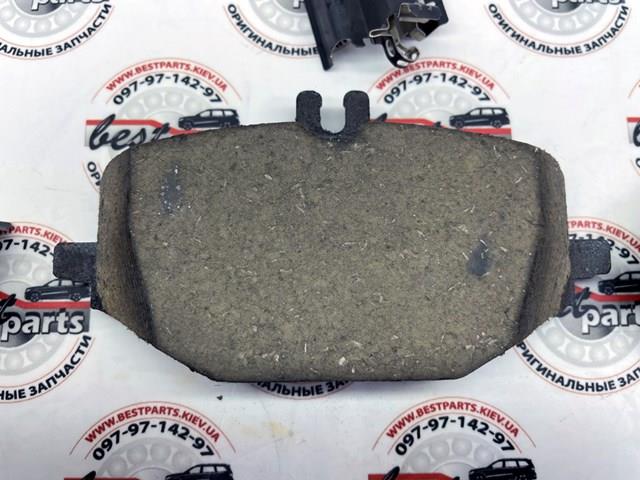 Задние тормозные колодки A0004202206 Mercedes