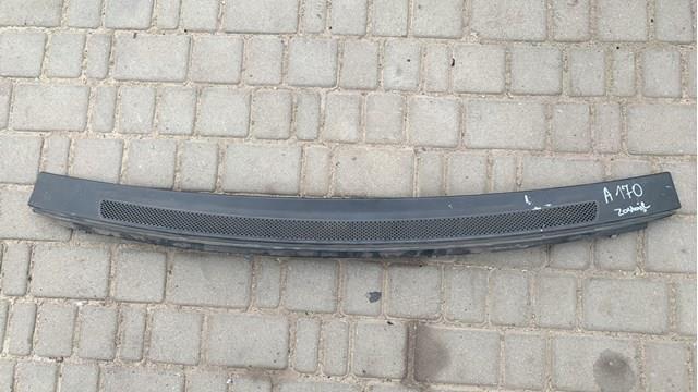 1688300918 MERCEDES Vierteaguas original y equivalente