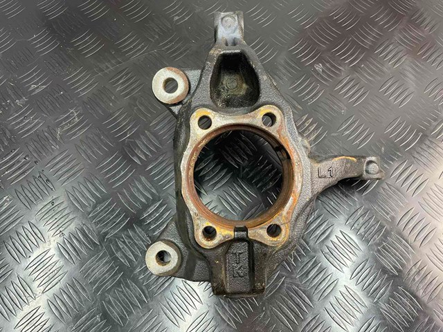 KN3L33031 Mazda цапфа (поворотный кулак передний левый)
