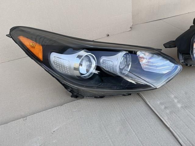 Правая фара 92102D9140 Hyundai/Kia