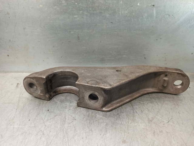 Хомут крепления втулки стабилизатора переднего BMW 31356861473 цена, от 20.25 USD