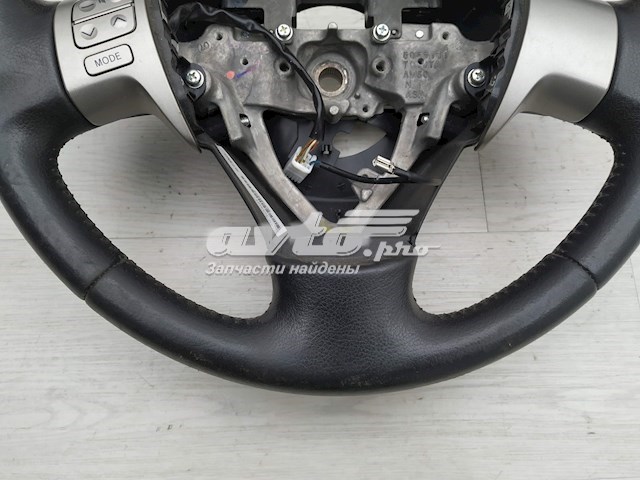 Volante Toyota Auris UKP E15
