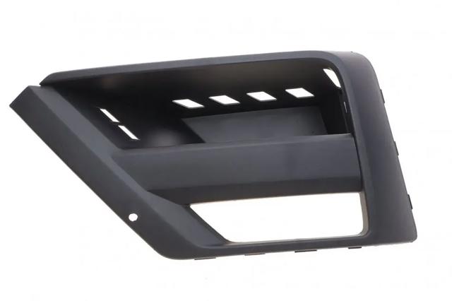 Заглушка ПТФ бампера переднего левая Autotechteile 3853037 цена, от 19.96 USD