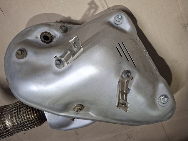 PY9713390 Mazda Крышка выпускного коллектора