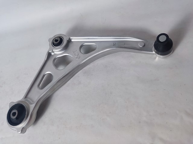 545006CA0A Nissan/Infiniti Рычаг передней подвески нижний, правый