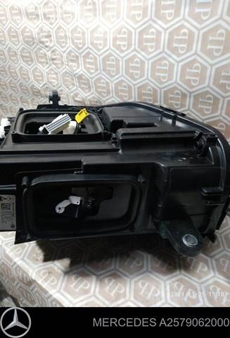 Фара правая Mercedes A2579062000