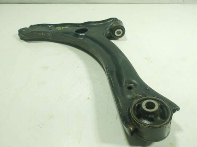Передний нижний рычаг Ford 2529847