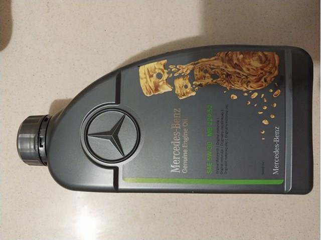 Моторное масло A000989820711 Mercedes