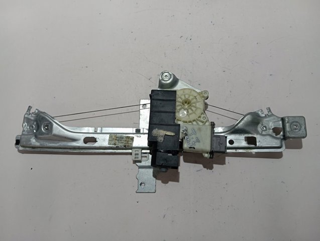 9203KC Peugeot/Citroen Стекло двери задней левой