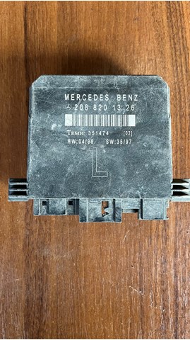 Блок комфорту передніх дверей A2088201326 MERCEDES