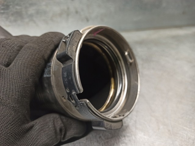 Патрубок интеркулера 31338545 Volvo