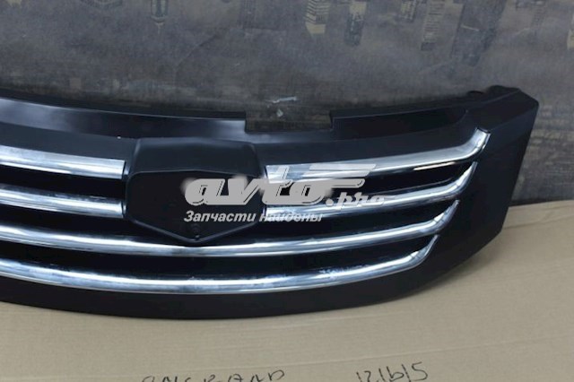 Решетка радиатора 1068050205 Geely