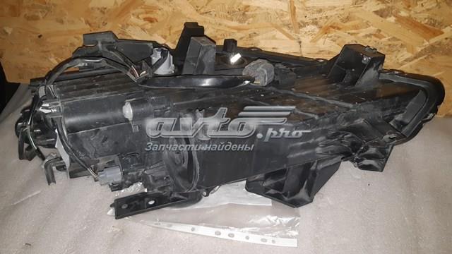Правая фара TK2151031B Mazda