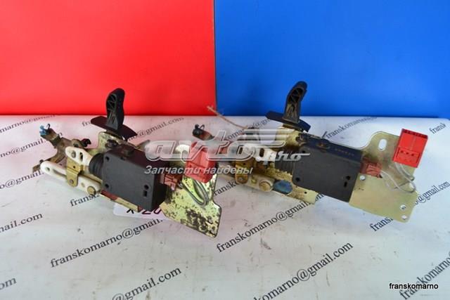 Замок двери задней правой распашной 8726F5 Peugeot/Citroen