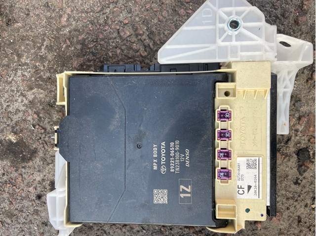 8273006A81 Toyota 