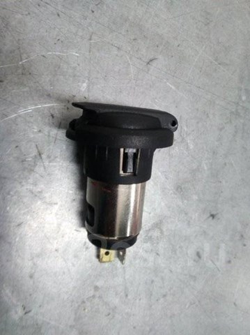 Acendedor de cigarros KIA Carnival I UP