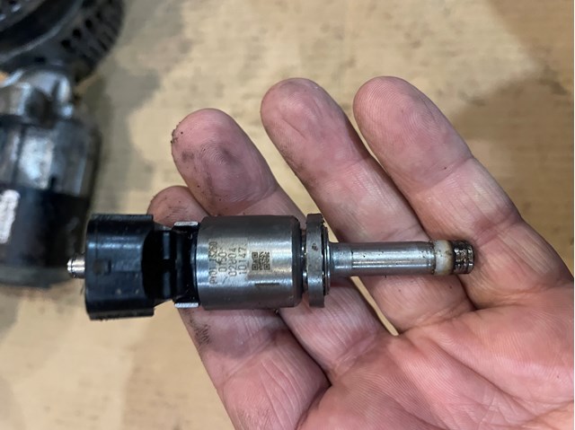 PY0113250 Mazda Топливные форсунки