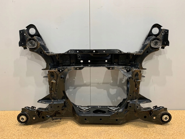 Подрамник задний 32315792 Volvo
