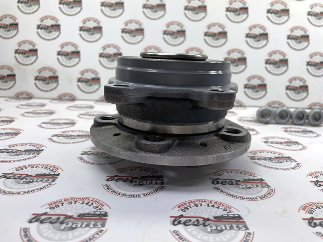 Купить 32451846 Volvo Ступица переднего колеса