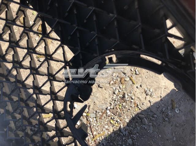 Решетка радиатора KB8B50710J Mazda