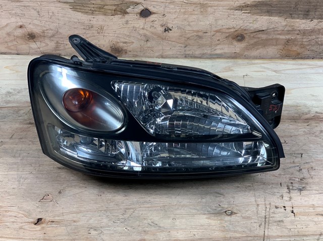 Правая фара 84001AE400 Subaru