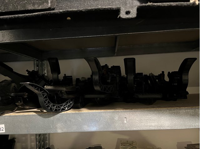 104469100D Tesla Кронштейн педалей, педальный узел