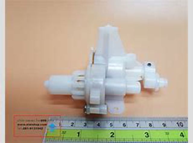 Купить GR1M639009D Mazda Ветровое стекло