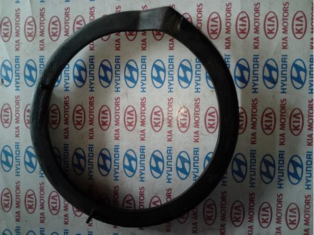 Проставка (резиновое кольцо) пружины задней нижняя на KIA Sportage 