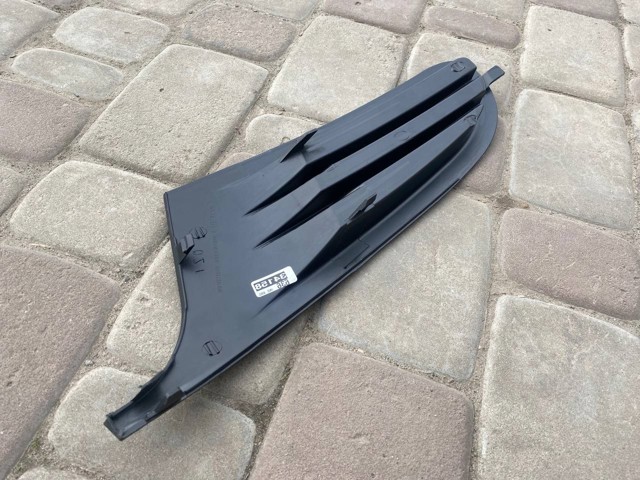 Заглушка противотуманки передней правой Polcar 95182712R