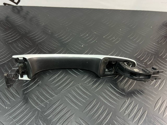 Ручка двери задней наружная правая VAG 5NN837206BGRU цена, от 50.17 USD