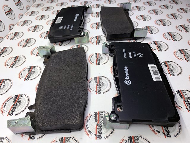 Тормозные колодки Mercedes A0004205700