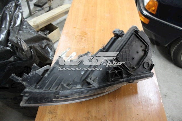 Правая фара GS7T51031S Mazda