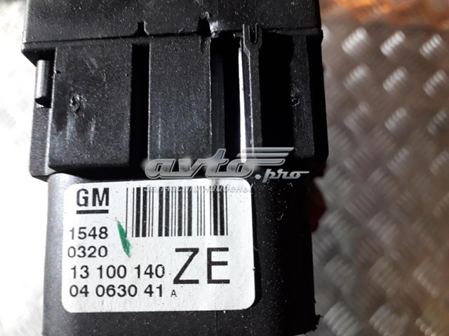 Задние дисковые колодки Opel 13100140