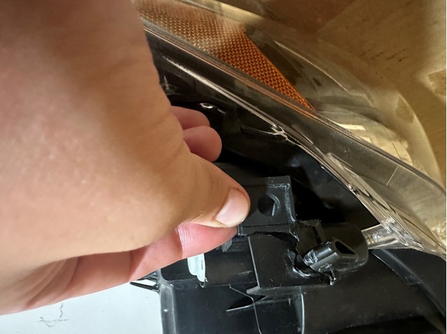 Купить KL2J51030 Mazda Фара основная правая