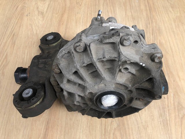 Купить LR070156 Land Rover Задний редуктор