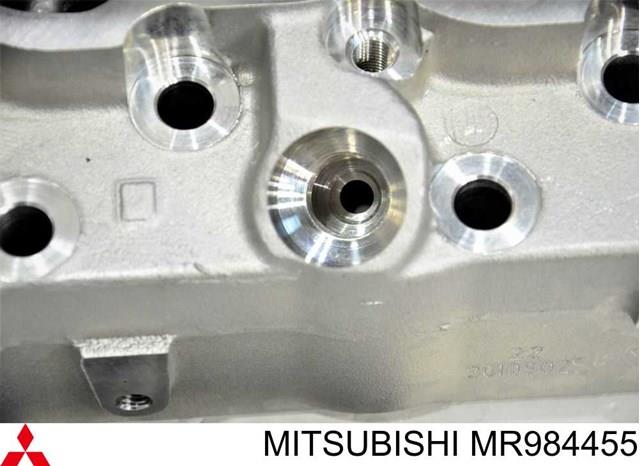 MD185922 Mitsubishi головка блока цилиндров (гбц)