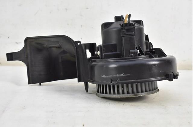  Land Rover 6G9N18D413BA