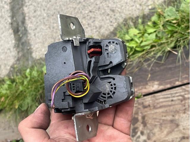 Fecho de tampa de porta-malas (de 3ª/5ª porta traseira) Mercedes A  W169